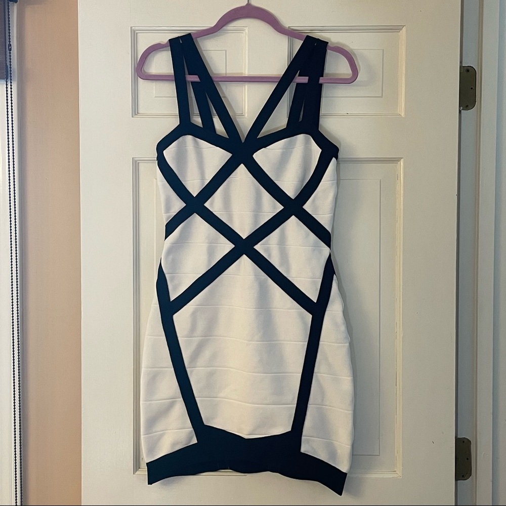 bebe White/Black Bodycon Statement Dress